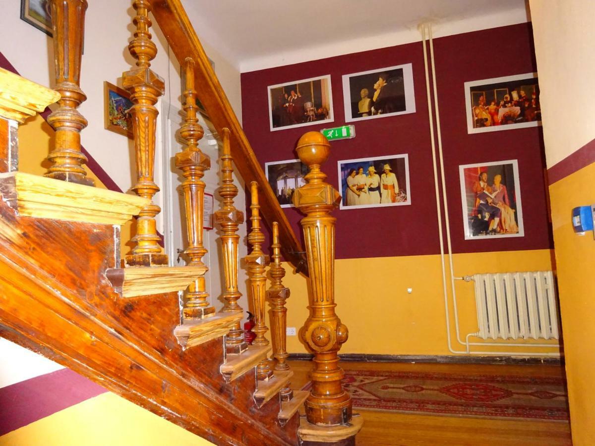Hummel Hostel - Historische Stadtvilla Mit Garten Weimar  Luaran gambar