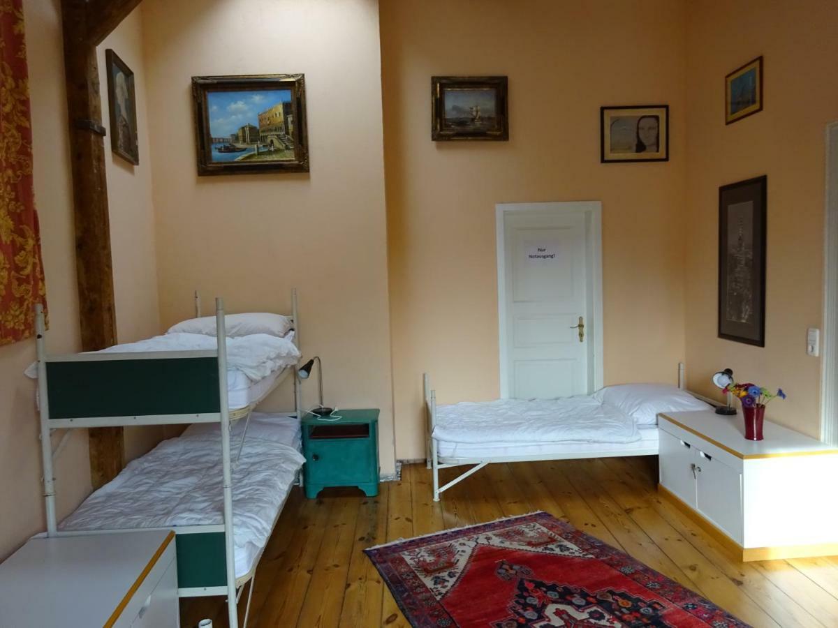 Hummel Hostel - Historische Stadtvilla Mit Garten Weimar  Luaran gambar
