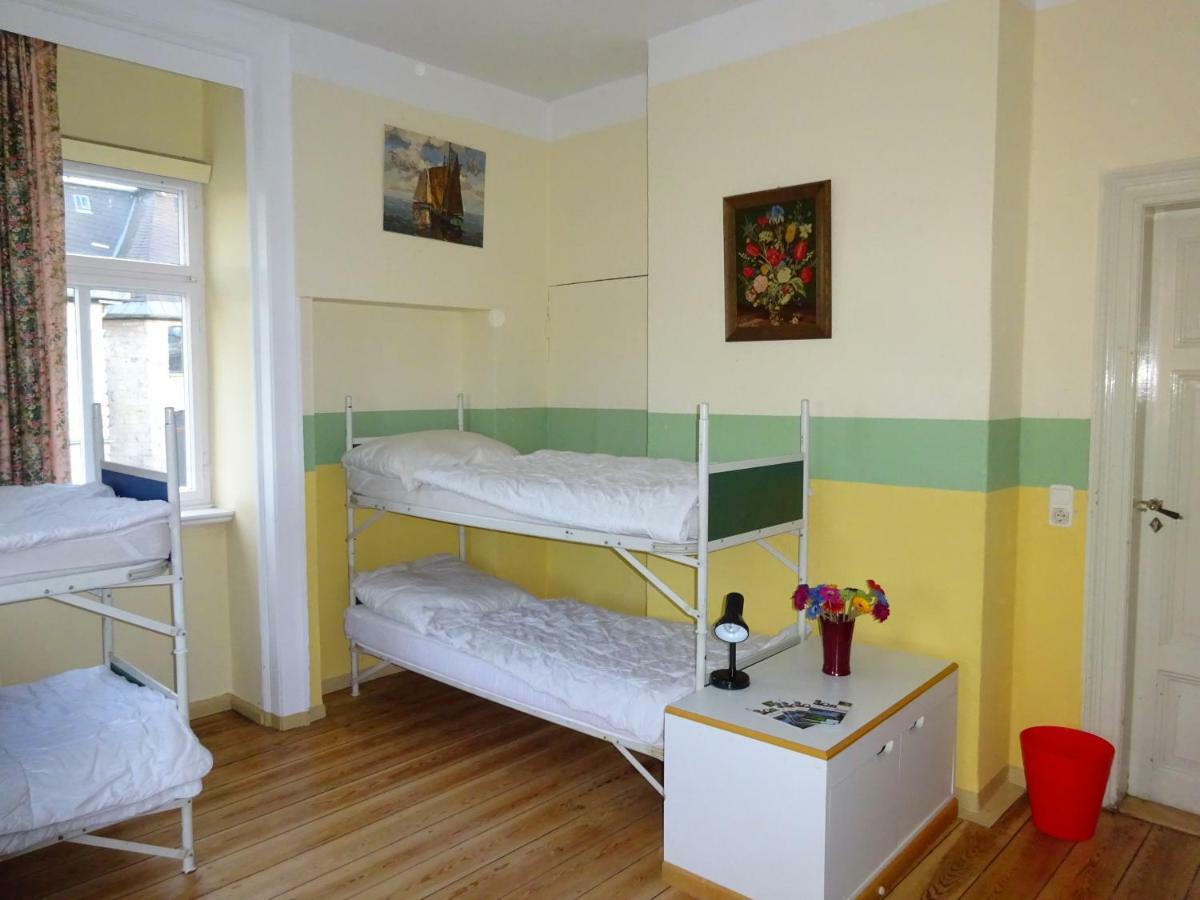 Hummel Hostel - Historische Stadtvilla Mit Garten Weimar  Luaran gambar